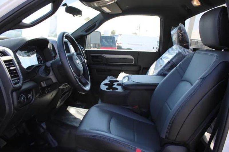 2024 RAM 2500 Tradesman Regular Cab Harbor BodyImage 27