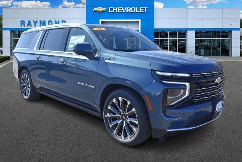 New 2026 Chevrolet Suburban High CountryImage 11