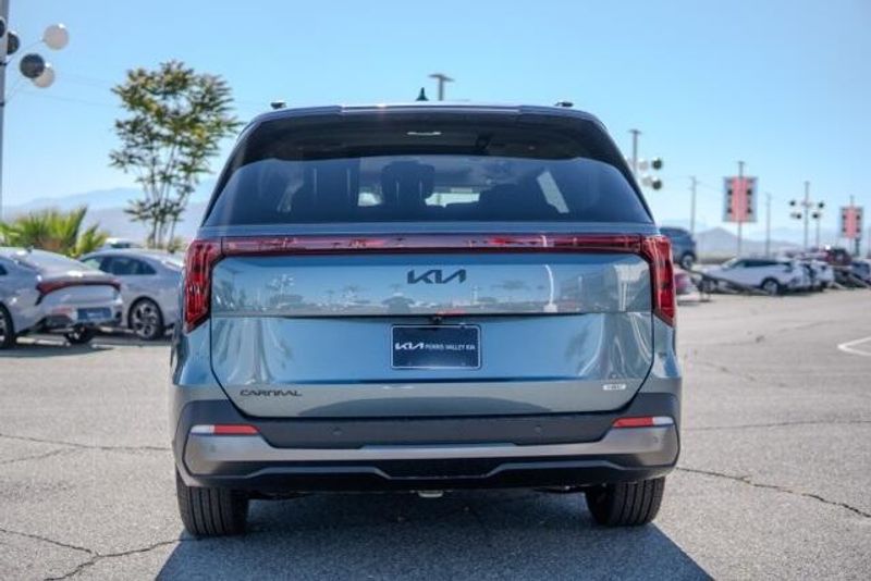 2025 Kia Carnival Hybrid SXImage 6