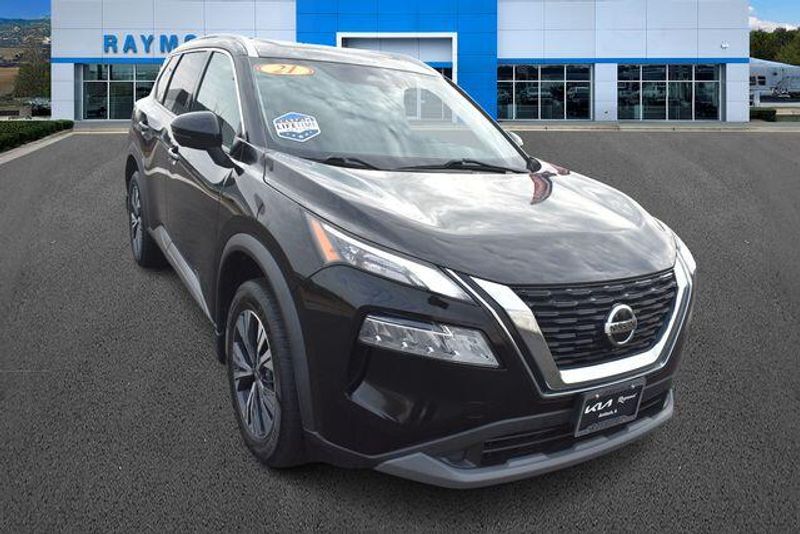 Used 2021 Nissan Rogue SVImage 9