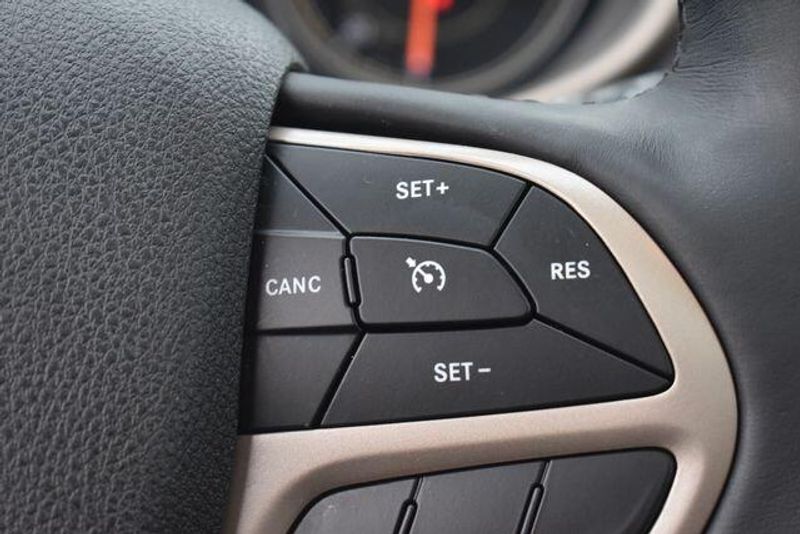 Used 2018 Jeep Cherokee LimitedImage 24