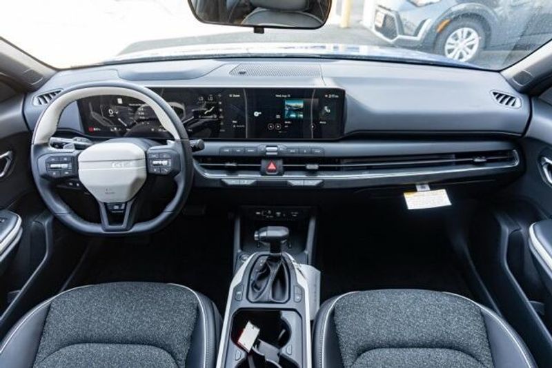 New 2025 Kia K4 GT-LineImage 15