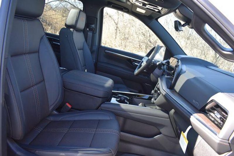 New 2026 Chevrolet Suburban High CountryImage 20