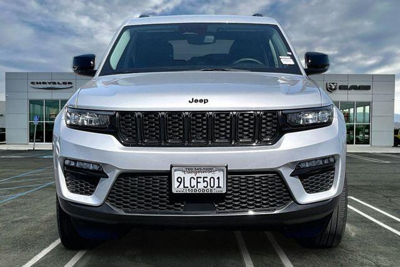 Used 2023 Jeep Grand Cherokee LimitedImage 2