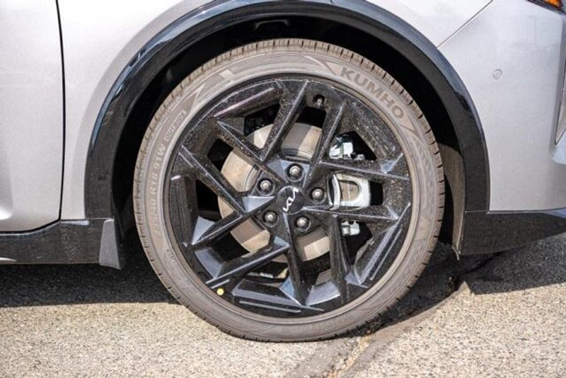New 2025 Kia K4 GT-Line TurboImage 9