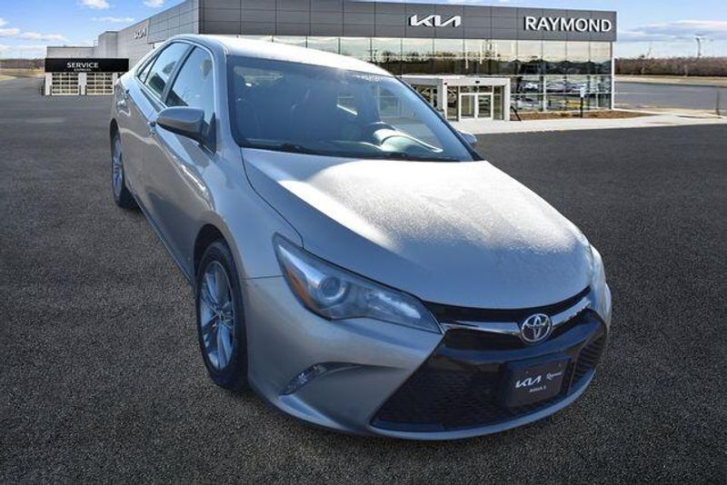 Used 2015 Toyota Camry LEImage 9