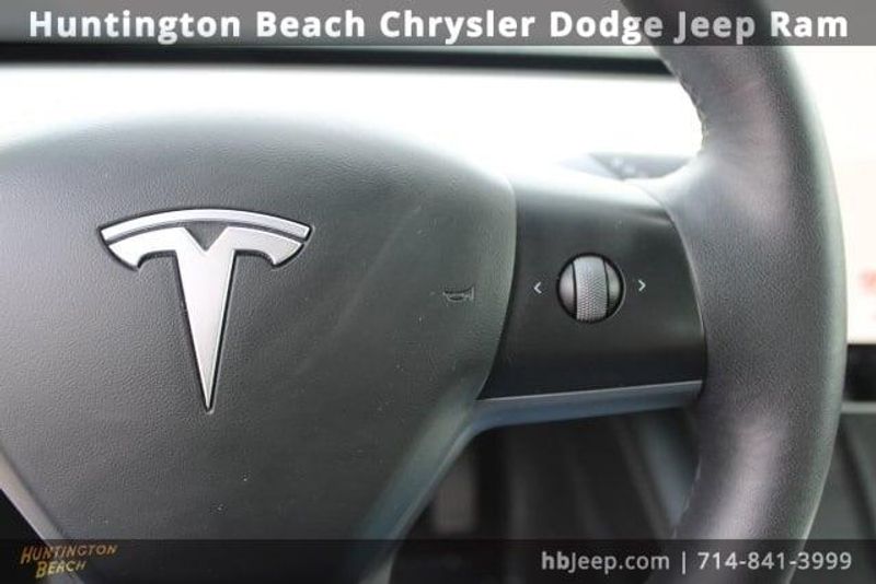2023 Tesla Model 3 BaseImage 14