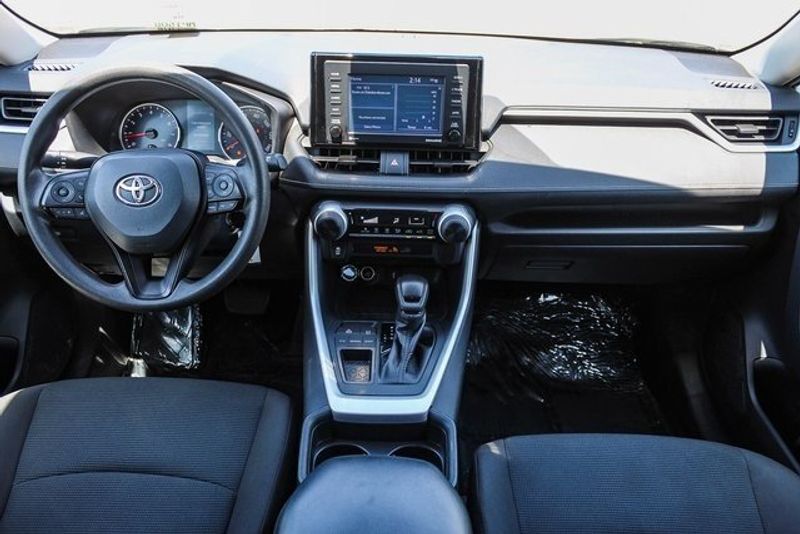 2020 Toyota RAV4 LEImage 6