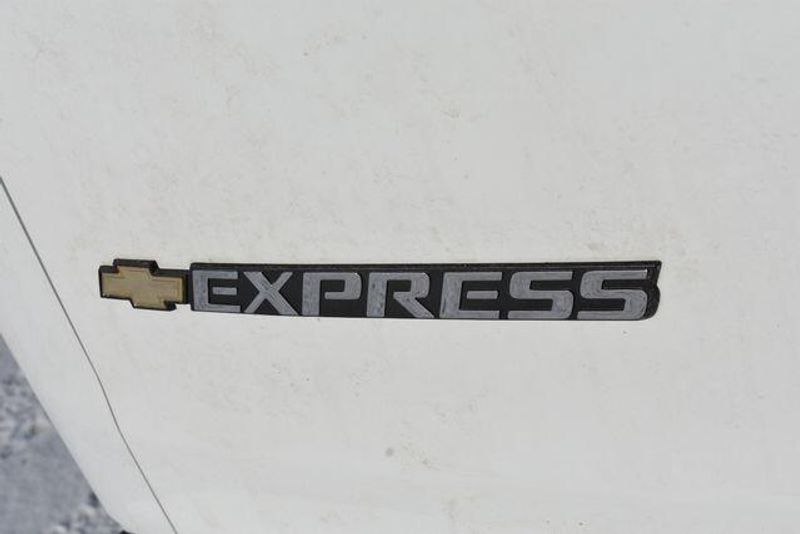 New 2025 Chevrolet Express 3500 Work VanImage 16