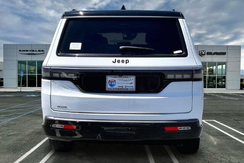 2026 Jeep Grand Wagoneer L Summit Obsidian 4x4Image 3