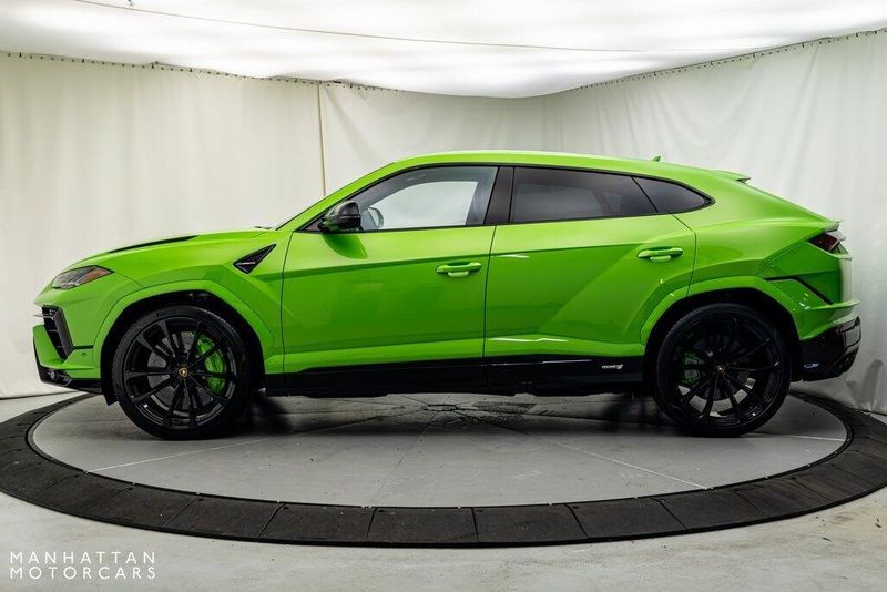 2024 Lamborghini Urus SImage 2