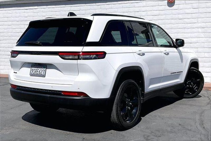 Used 2025 Jeep Grand Cherokee Altitude XImage 13