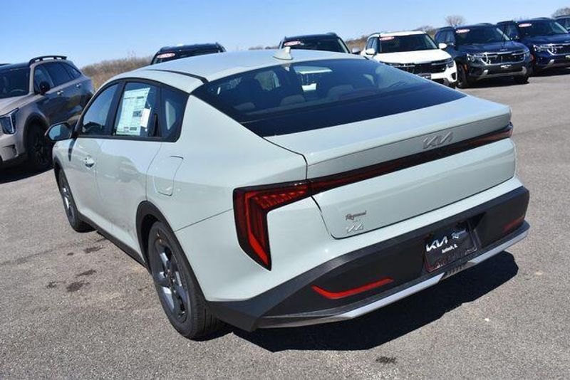 New 2026 Kia K4 LXSImage 6