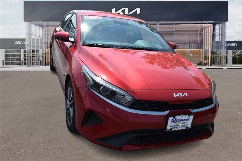 2024 Kia Forte LXSImage 10