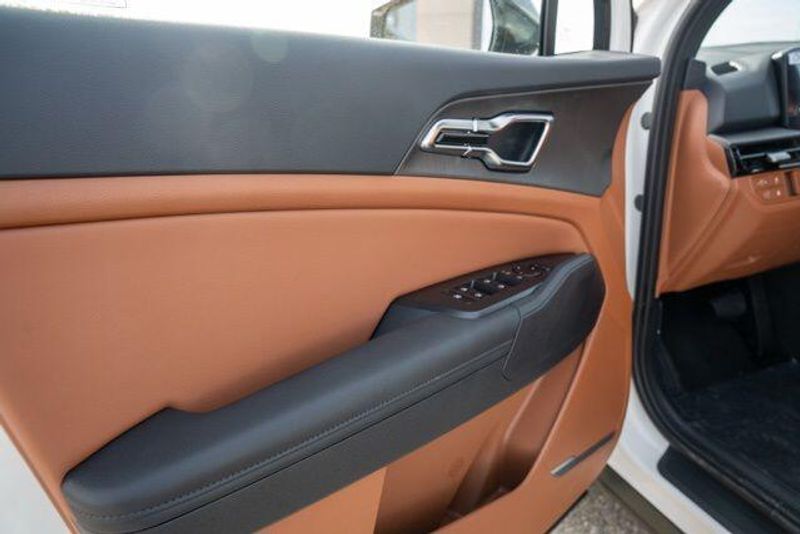 New 2026 Kia Sportage Plug-In Hybrid X-LineImage 11