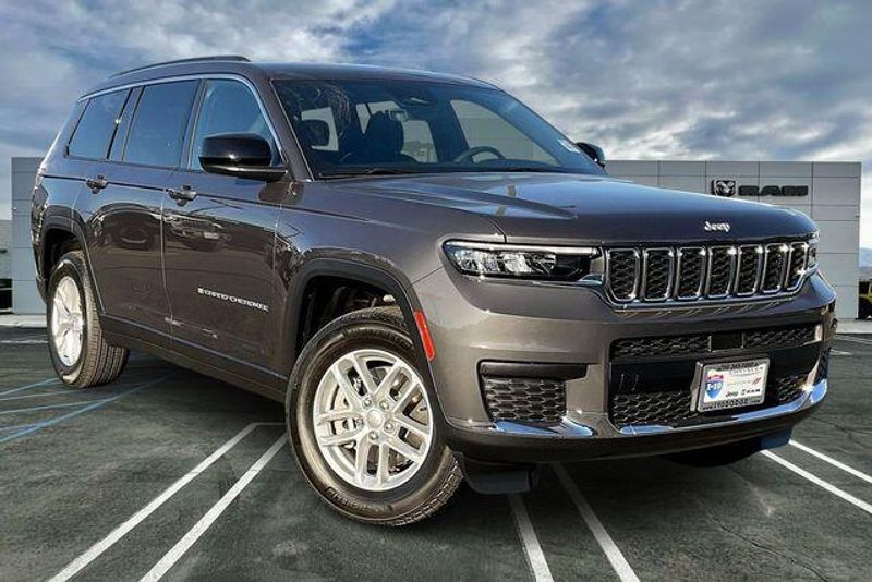 New 2025 Jeep Grand Cherokee L Laredo 4x4Image 14
