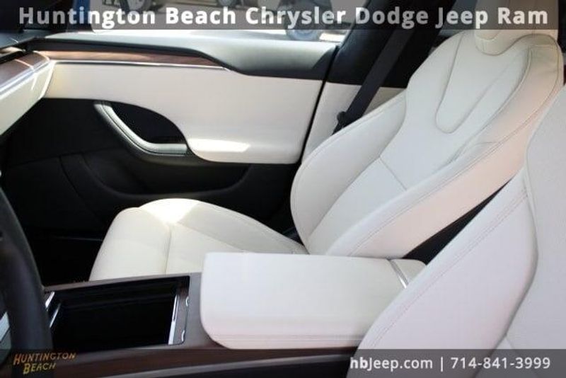2023 Tesla Model S BaseImage 27