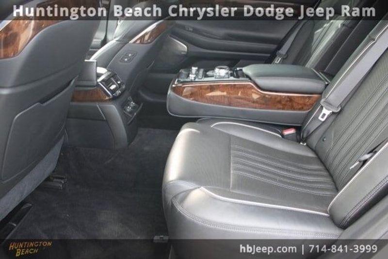 2017 Genesis G90 3.3T PremiumImage 44
