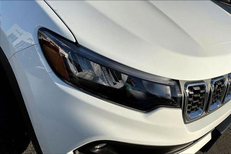 New 2026 Jeep Compass Latitude 4x4Image 11