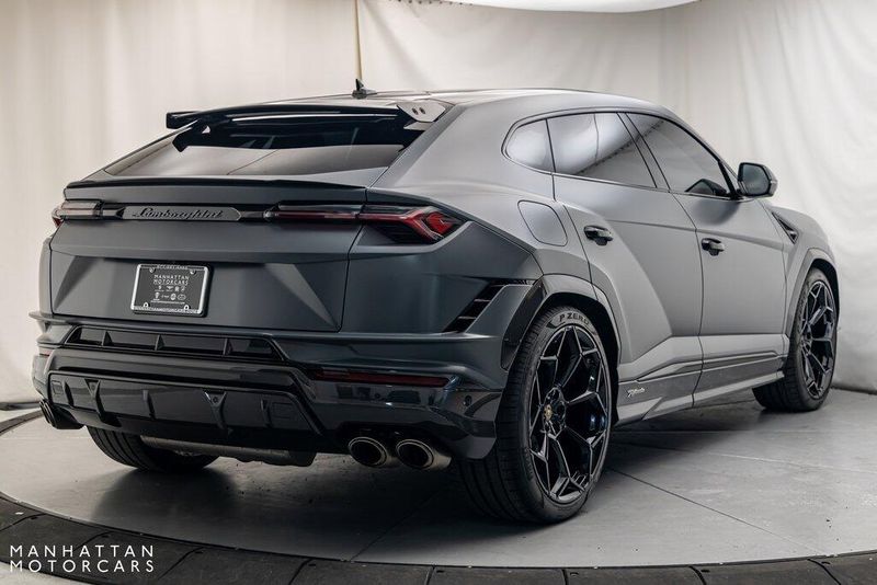 2024 Lamborghini Urus PerformanteImage 5