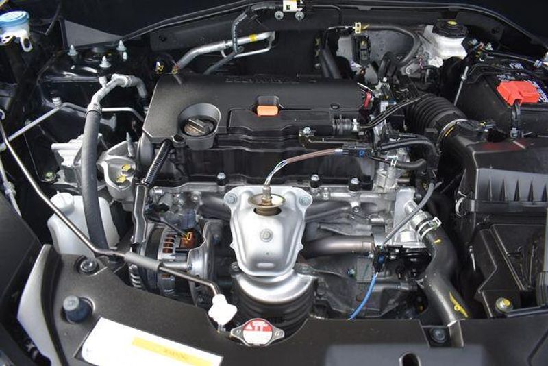 Used 2025 Honda HR-V SportImage 32