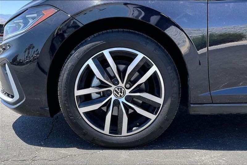 Used 2025 Volkswagen Jetta 1.5T SEImage 8