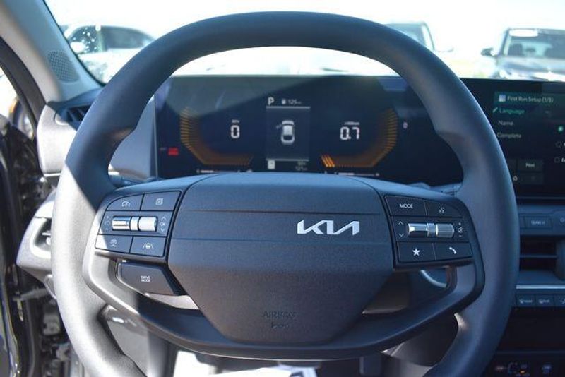 New 2026 Kia K4 LXSImage 24