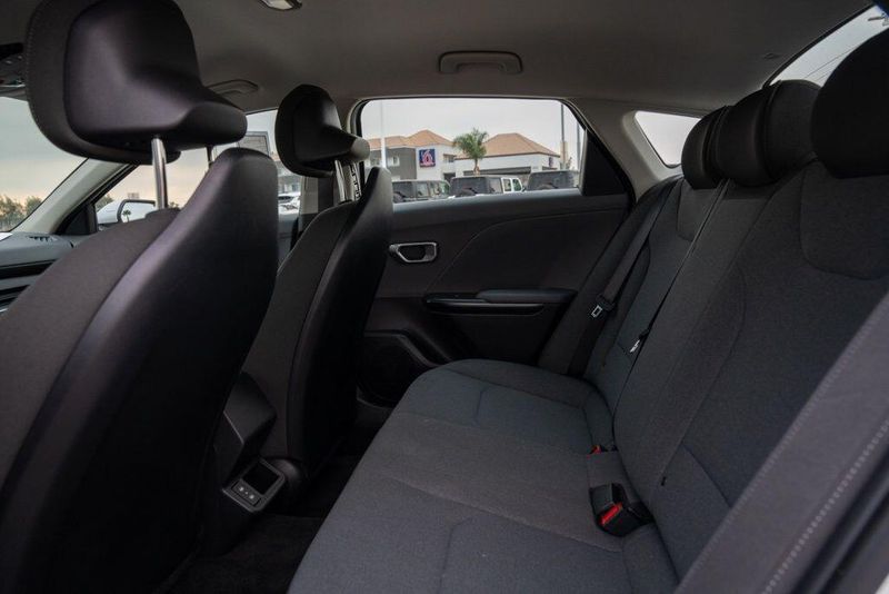 Used 2025 Kia K4 LXSImage 13