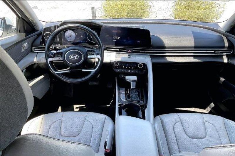 Used 2024 Hyundai Elantra LimitedImage 15