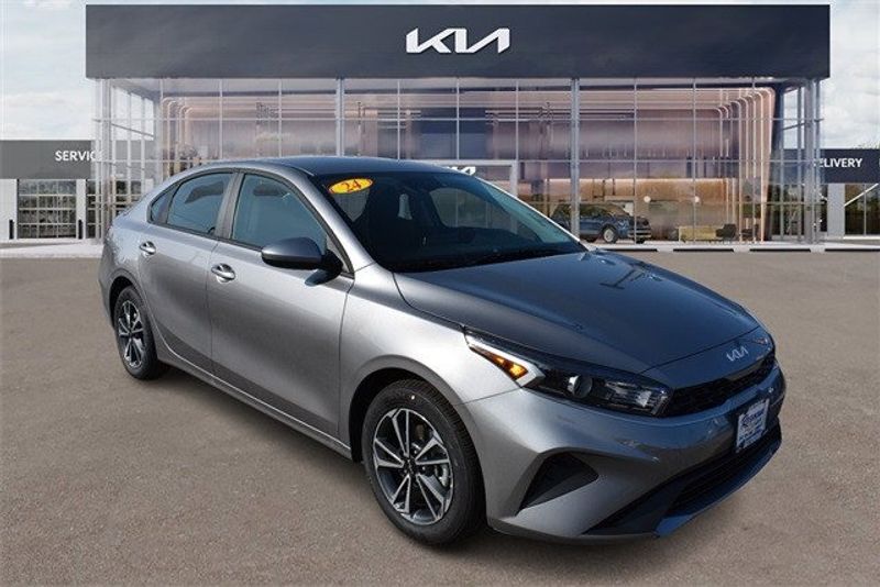 2024 Kia Forte LXSImage 1