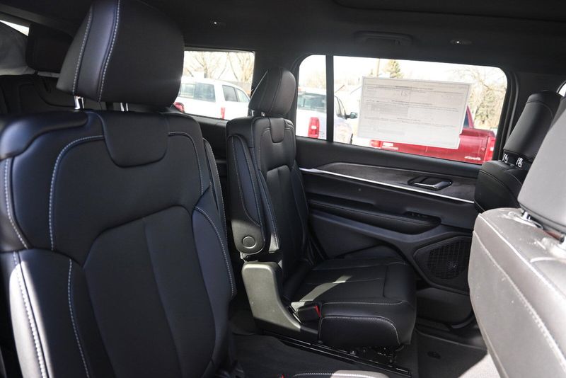 2025 Jeep Grand Cherokee L LimitedImage 16
