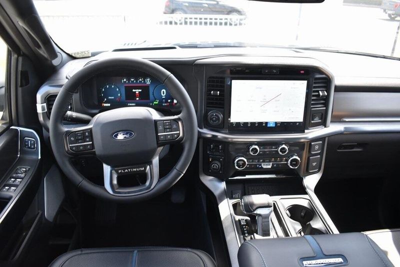 New 2025 Ford F-150 PlatinumImage 17