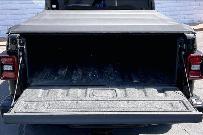 Used 2024 Jeep Gladiator MojaveImage 32