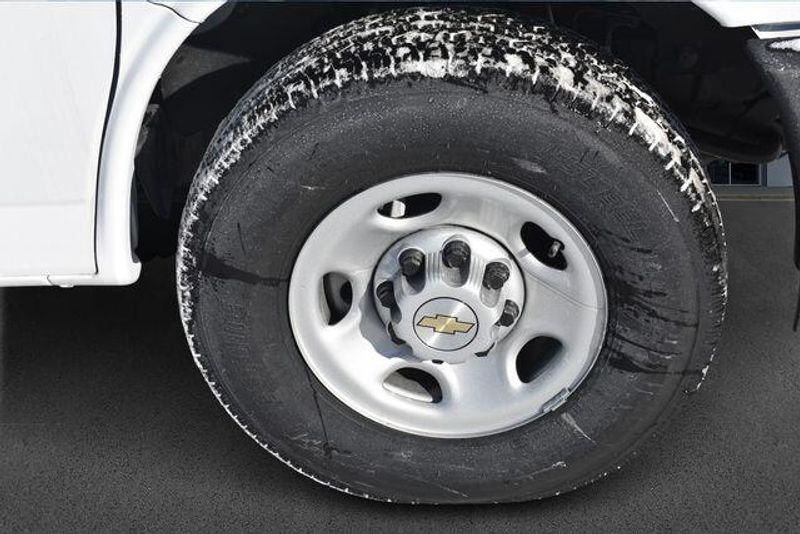 New 2025 Chevrolet Express 2500 Work VanImage 12