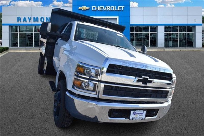 2024 Chevrolet Silverado 5500HD 1WTImage 9