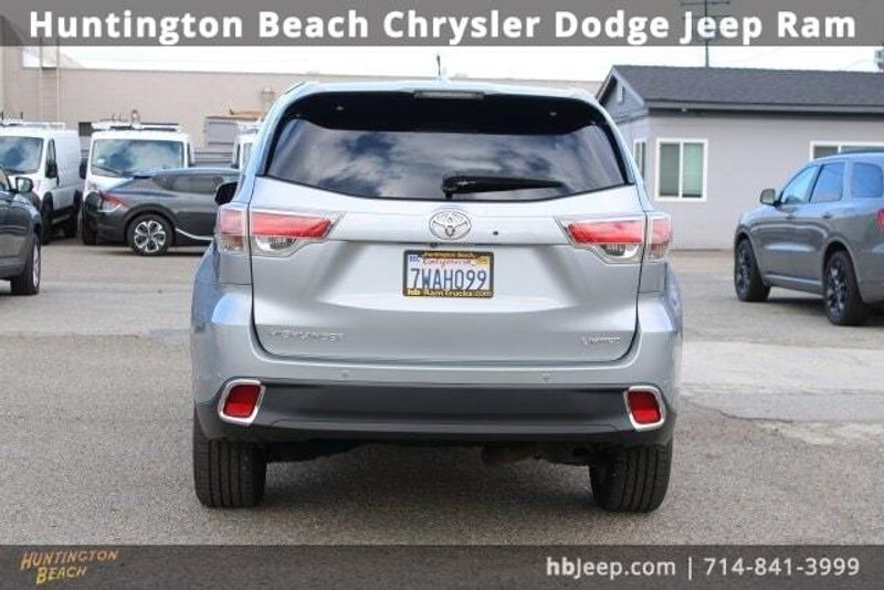 2016 Toyota Highlander LimitedImage 4