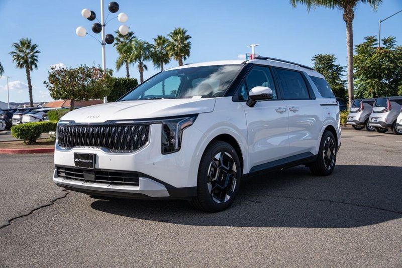 New 2026 Kia Carnival EXImage 3