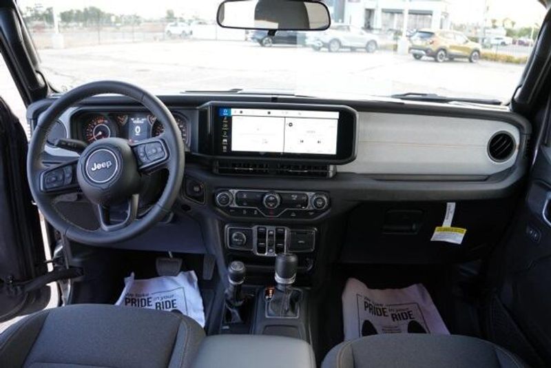 Used 2025 Jeep Wrangler Sport SImage 15