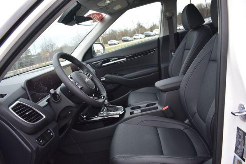 New 2026 Kia Seltos SXImage 25