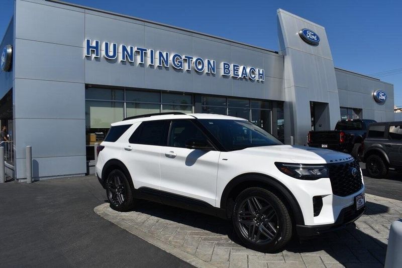 New 2025 Ford Explorer ST-LineImage 1