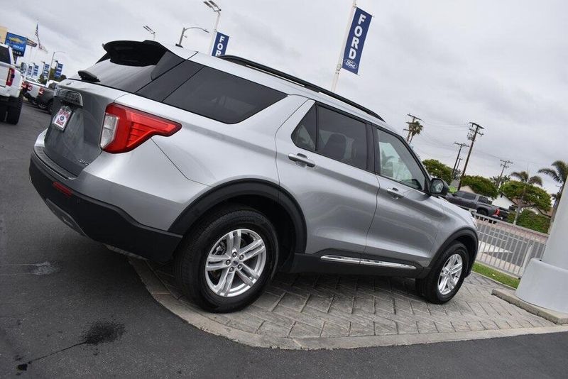 Used 2023 Ford Explorer XLTImage 2