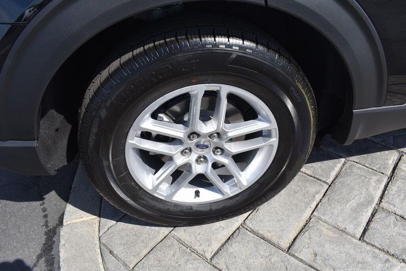 New 2025 Ford Explorer ActiveImage 4