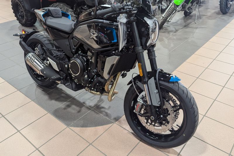 2024 CFMOTO 700CLX SPORT 