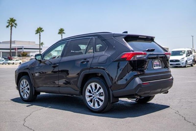 Used 2021 Toyota RAV4 XLE PremiumImage 5