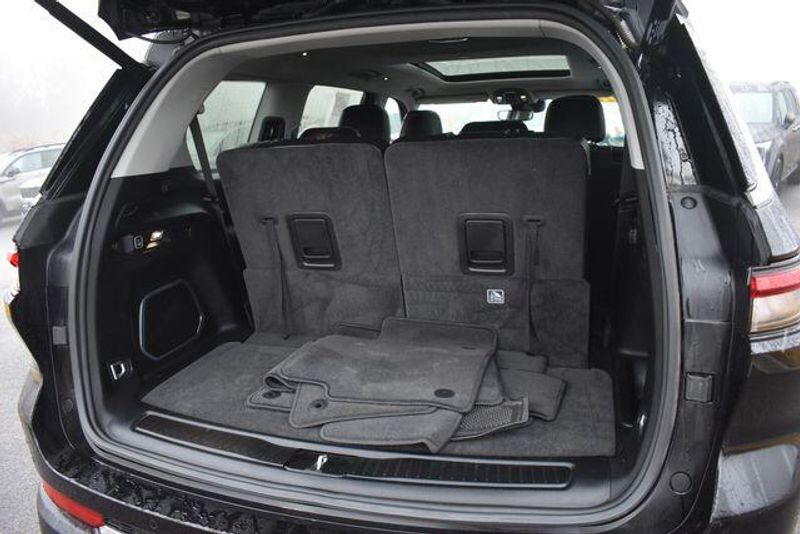 Used 2021 Jeep Grand-Cherokee-L LimitedImage 22