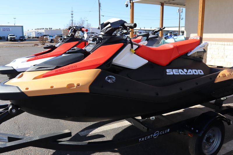 2025 SEADOO SPARK FOR 2 CONVENIENCE PACKAGE WITH SOUND SYSTEM SUNRISE ORANGE AND DRAGON RED 