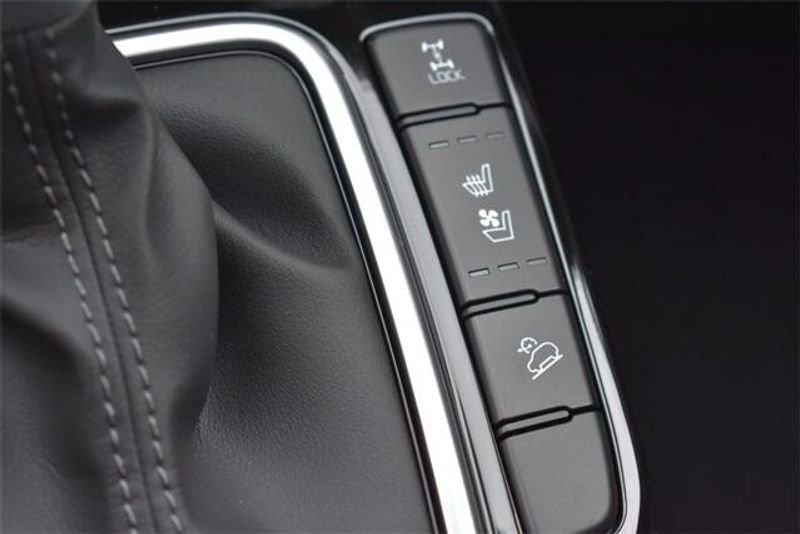 2024 Kia Seltos SXImage 32