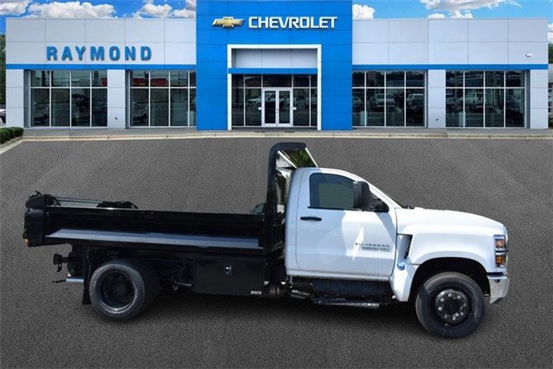 2024 Chevrolet Silverado 5500HD Work TruckImage 2