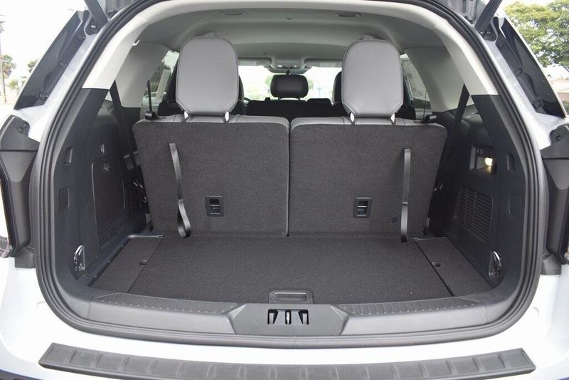 New 2025 Ford Explorer ActiveImage 5