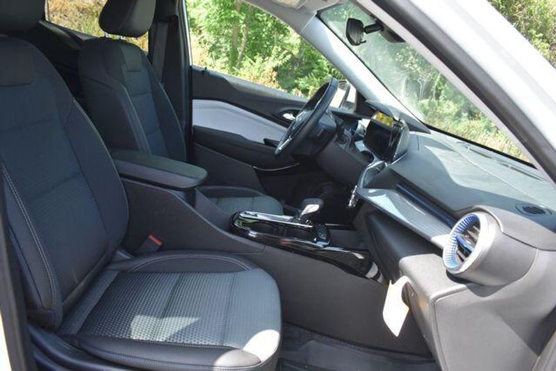 New 2026 Chevrolet Trax LTImage 13